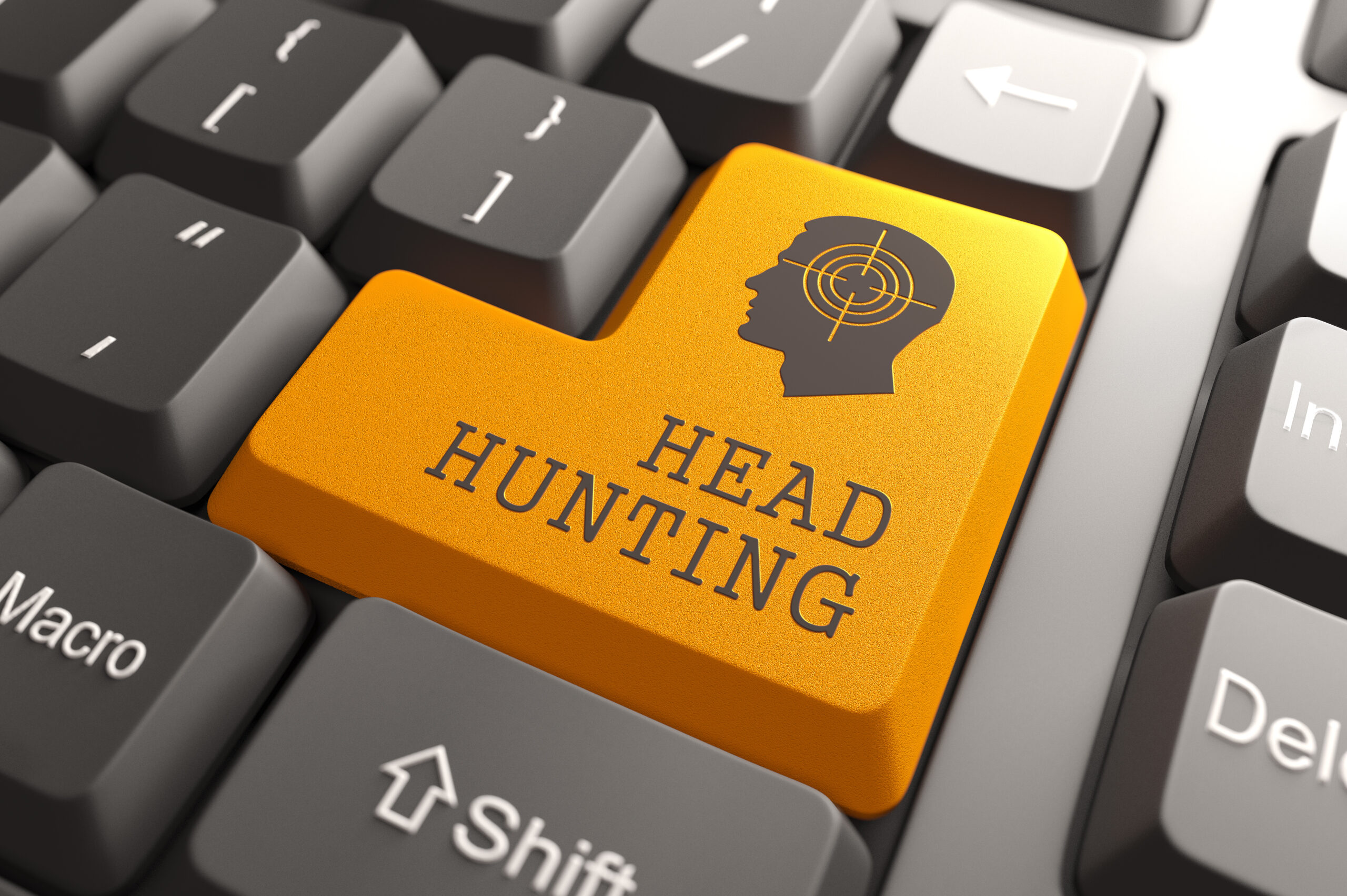 Unraveling the Nuances of Headhunting vs. Recruiting
